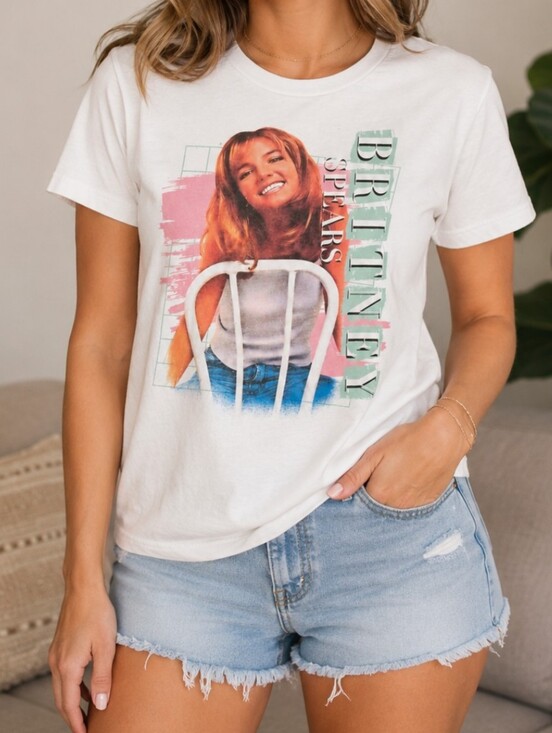 Britney Spears Tops - Britney Spears White Graphic Short Sleeve Lightweight Casual Tee Size M
